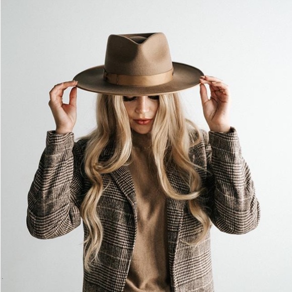 GigiPip Monroe in Brown - Picture 2 of 14